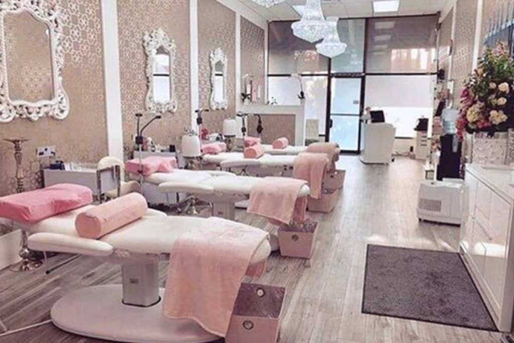 Kangmei Electric facial beds in use at Spa-2025-6-9-3